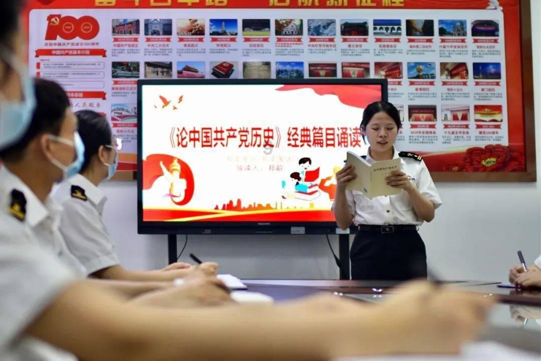 小萌妹的甜美装扮